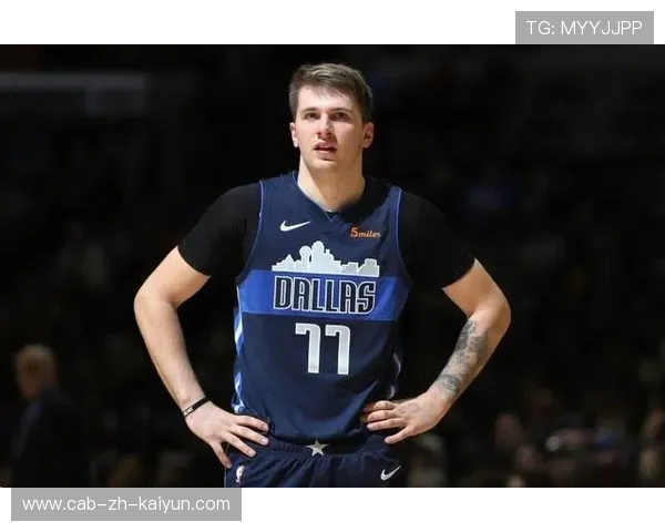 东契奇示意暂停，达拉斯独行侠掌控节奏